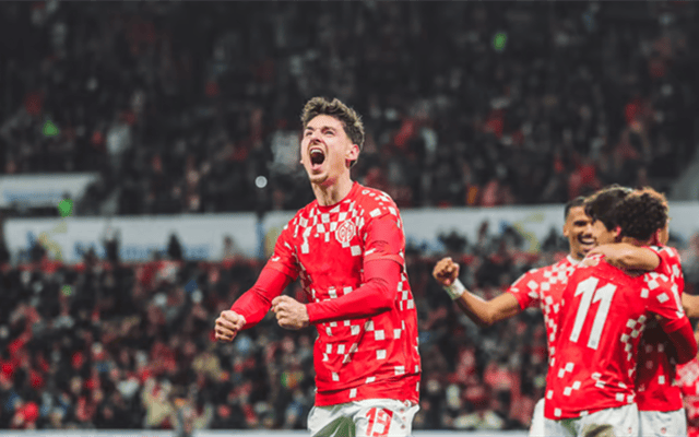 包含美因茨遭遇困境，输给对手打击沉重的词条