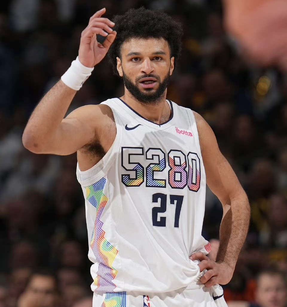  穆雷回归赛场，高光表现首场状态亮眼，SKT观众沸腾！