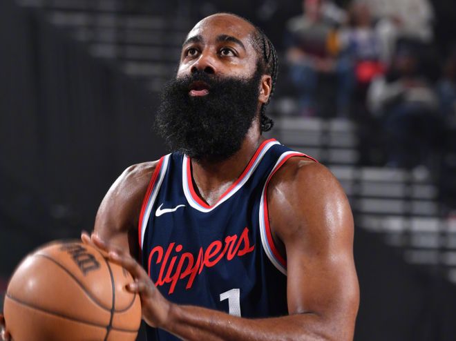 哈登爆冷击败美国队，比分优势明显引爆全场！的简单介绍